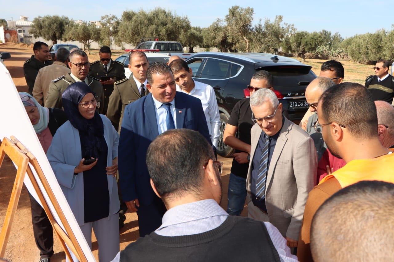 Community leaders discuss projects at Amiret Hojjej in Tunisia.